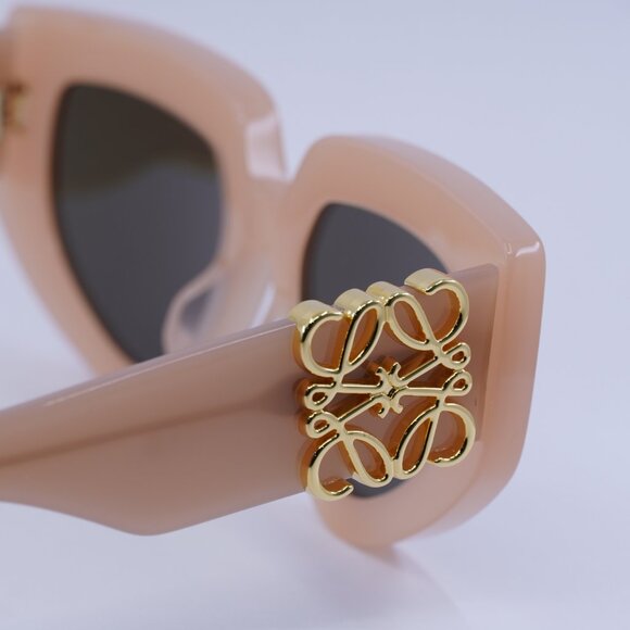 Loewe LW40154U 72E Sunglasses Shiny Pink Cat Eye Frame, Smoke Lenses - Picture 6 of 11